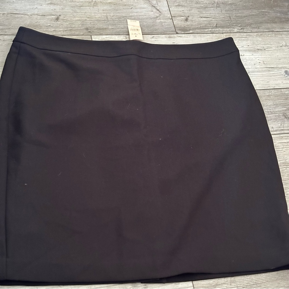 Women’s LOFT Plus Black Skirt Fully Lined Size 16 NWT